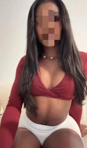 Foto de CHICA LATINA JOVEN INDEPENDIENTE